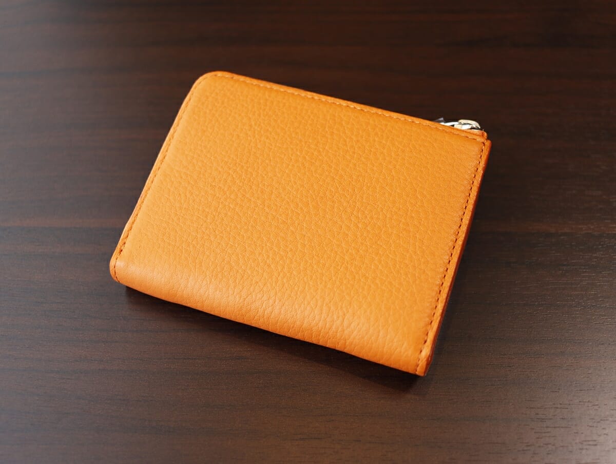 リーヴァ Lファスナーマルチ財布 セッカ（オレンジ）SOLSOMARE（ソルソマーレ）財布レビュー 外装デザイン2