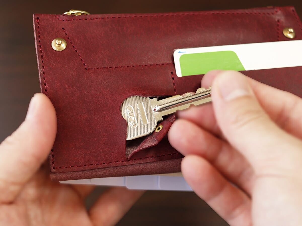 小さく薄い長財布Uno（ウーノ）moku モク もく プエブロレザー 財布レビュー 使い心地 マルチ収納ポケット3