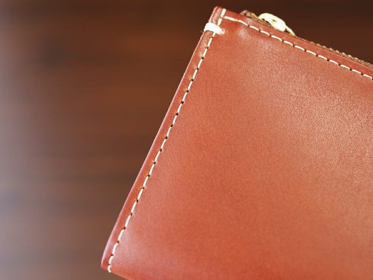 土屋鞄製造所 TSUCHIYA KABAN ディアリオ ハンディLファスナー 財布レビュー 外装デザイン 仕立て1