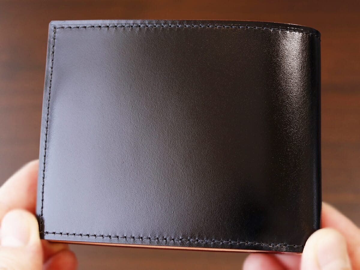 CORDOVAN コードバン 小銭入れ付き二つ折り財布 GANZO ガンゾ 財布レビュー 外装デザイン レザーの質感1