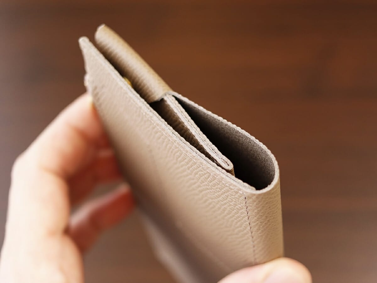 小さく薄い長財布Uno（ウーノ）moku モク もく ノブレッサカーフ 財布レビュー 外装デザイン4
