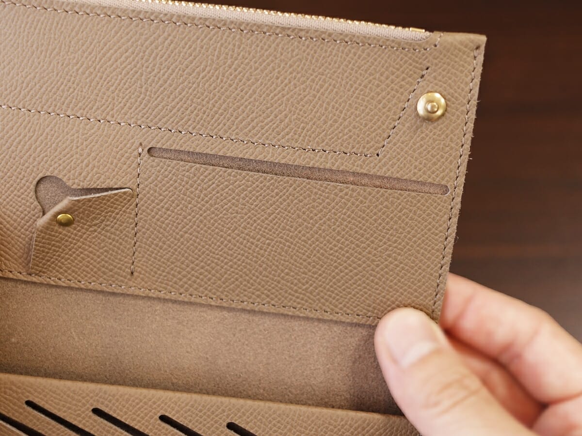 小さく薄い長財布Uno（ウーノ）moku モク もく ノブレッサカーフ 財布レビュー 内装デザイン3