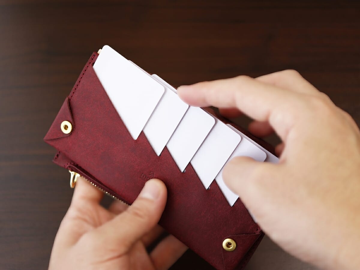小さく薄い長財布Uno（ウーノ）moku モク もく プエブロレザー 財布レビュー 使い心地 カードポケット3
