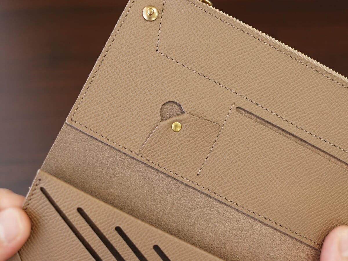小さく薄い長財布Uno（ウーノ）moku モク もく ノブレッサカーフ 財布レビュー 内装デザイン4