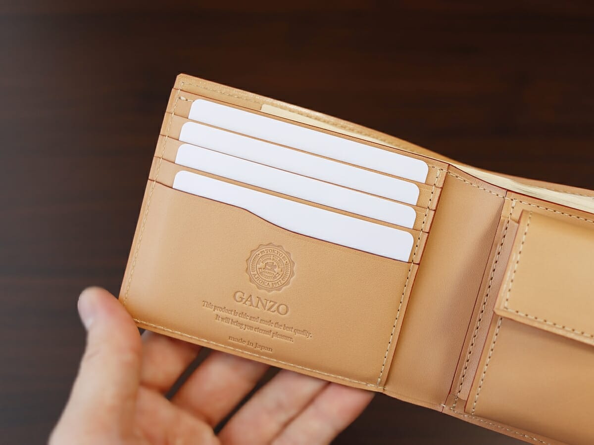 CORDOVAN コードバン 小銭入れ付き二つ折り財布 GANZO ガンゾ 財布レビュー 使い心地 カードポケット1