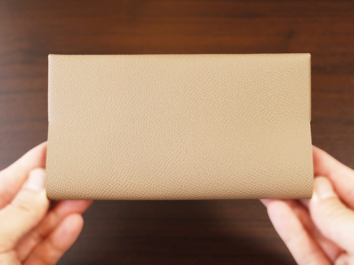 小さく薄い長財布Uno（ウーノ）moku モク もく ノブレッサカーフ 財布レビュー 外装デザイン1