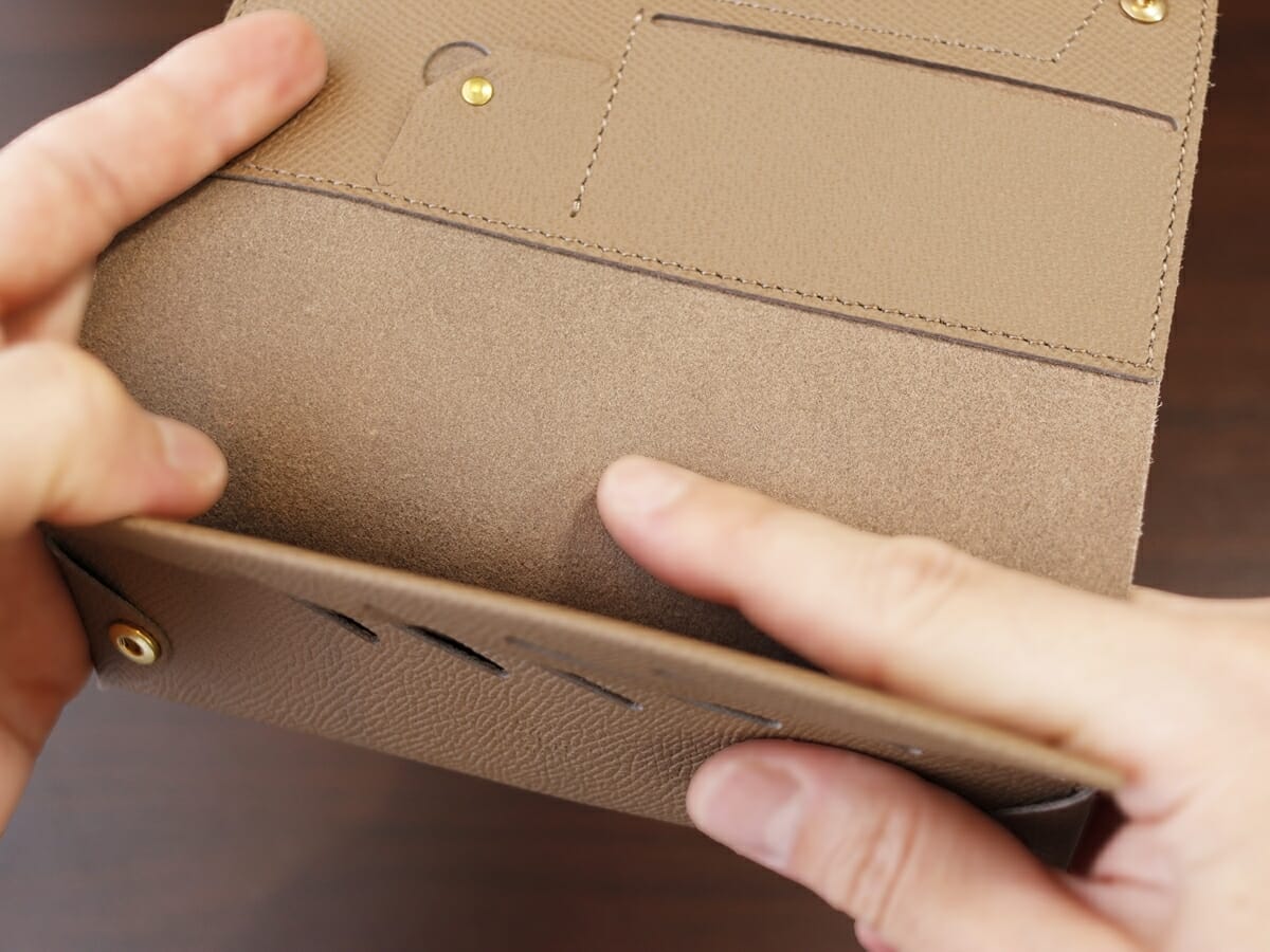 小さく薄い長財布Uno（ウーノ）moku モク もく ノブレッサカーフ 財布レビュー 内装デザイン7