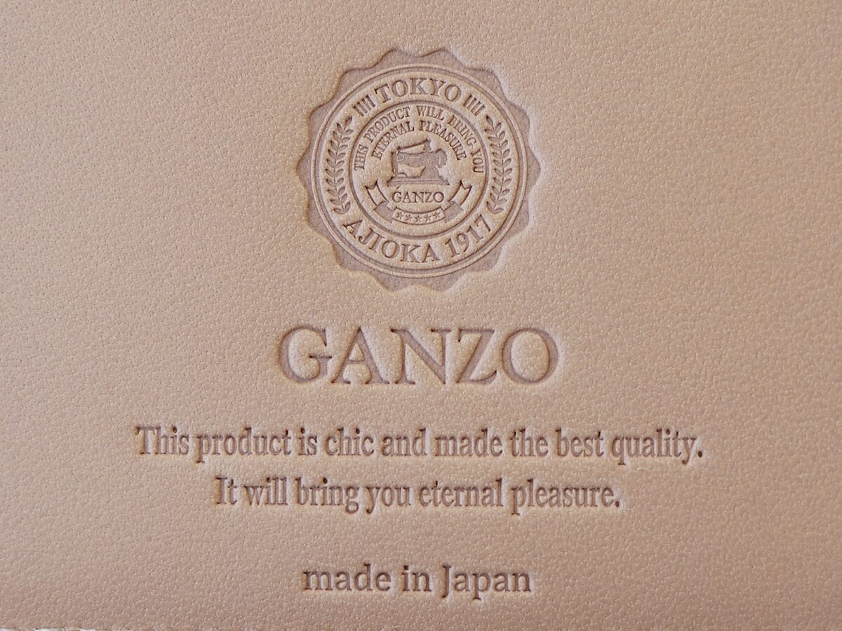 CORDOVAN コードバン 小銭入れ付き二つ折り財布 GANZO ガンゾ 財布レビュー 内装デザイン ブランドロゴ