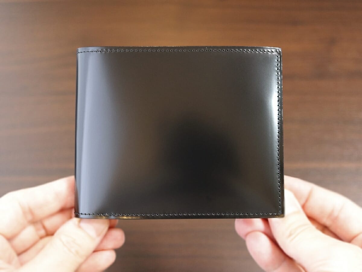 黒川鞄工房 コードバン つや有り 二つ折り財布 小銭入れ付き 財布レビュー 外装デザイン レザーの質感 仕立て