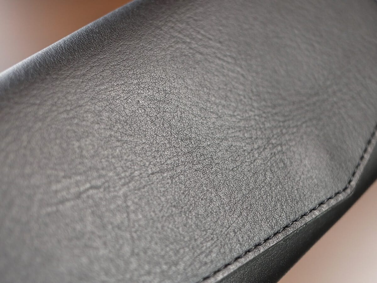 il modo イルモード STATUSY ステータシー 財布レビュー 外装デザイン 姫路産レザー 革の質感 仕立て7