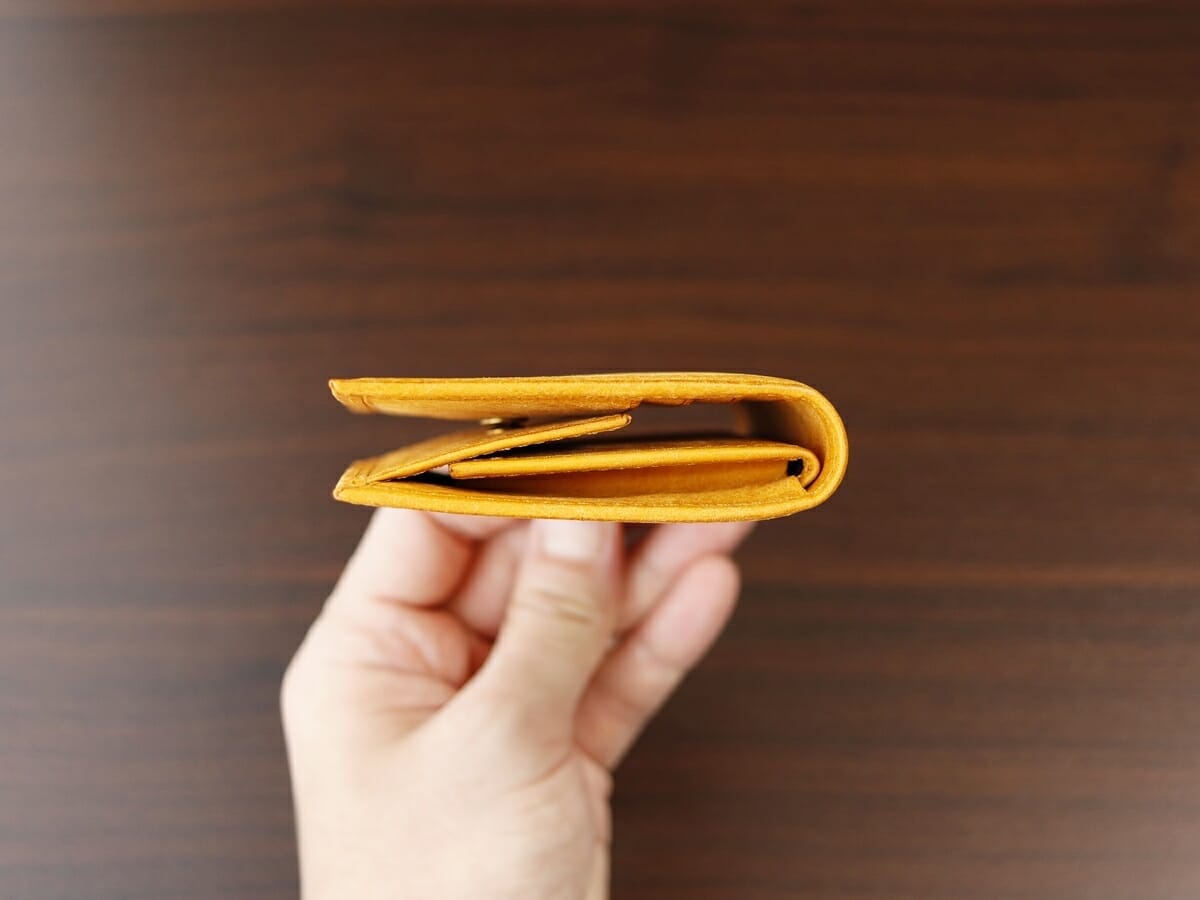 Marisco マリスコ lemma レンマ 二つ折り財布 プエブロレザー 外装デザイン レザー 革の質感 仕立て5