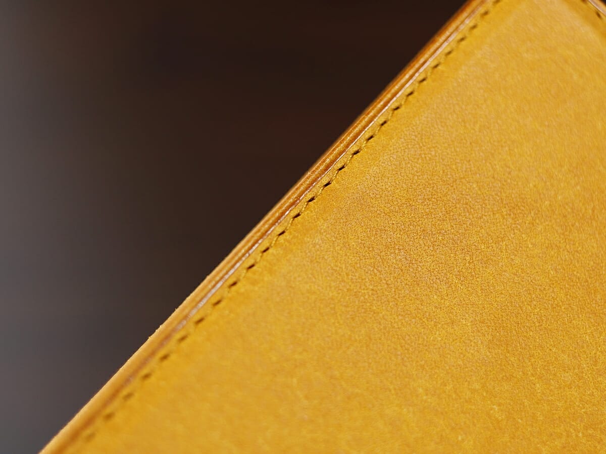 Marisco マリスコ lemma レンマ 二つ折り財布 プエブロレザー 外装デザイン レザー 革の質感 仕立て8