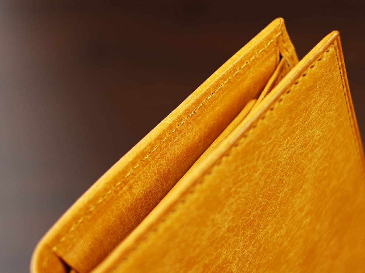 Marisco マリスコ lemma レンマ 二つ折り財布 プエブロレザー 外装デザイン レザー 革の質感 仕立て9