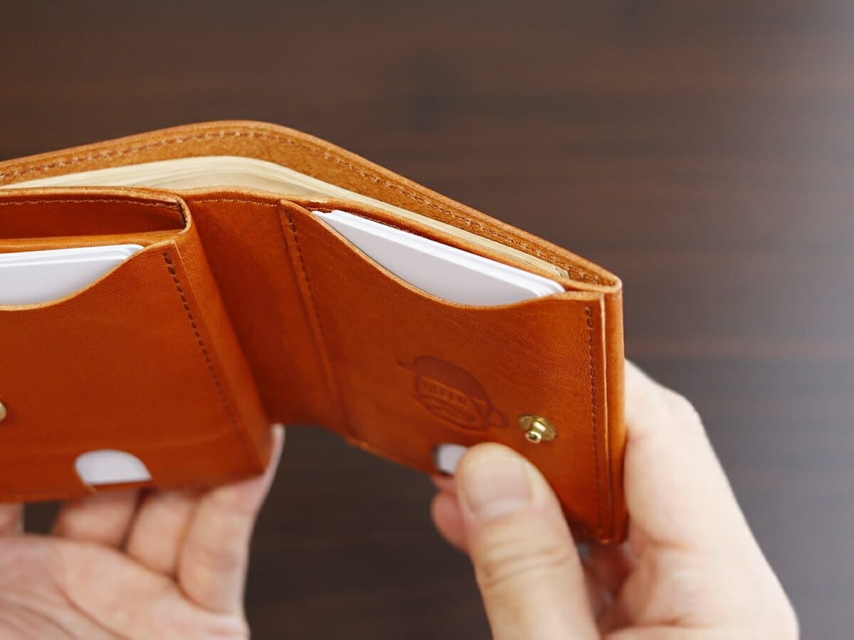BEERBELLY ビアベリー HATCHBACK ハッチバック 二つ折り財布 コンパクト財布 レビュー カードポケットの使い心地2