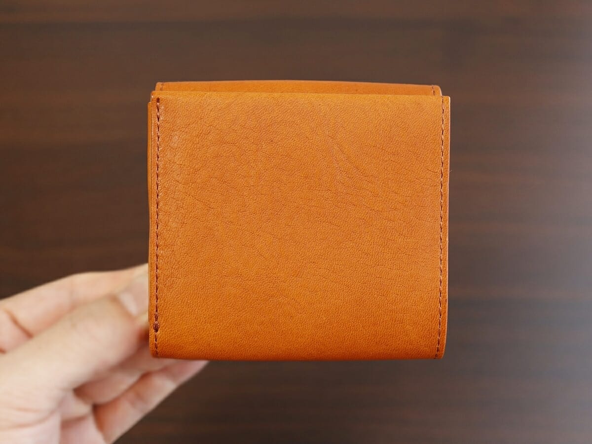 BEERBELLY ビアベリー HATCHBACK ハッチバック 二つ折り財布 コンパクト財布 レビュー 外装デザイン 牛革 質感 仕立て2