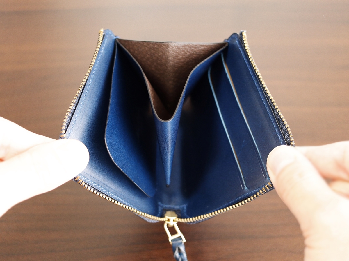 Cram（クラム）L字ファスナー財布 MUNEKAWA（ムネカワ）財布レビュー 内装デザイン 収納ポケット1
