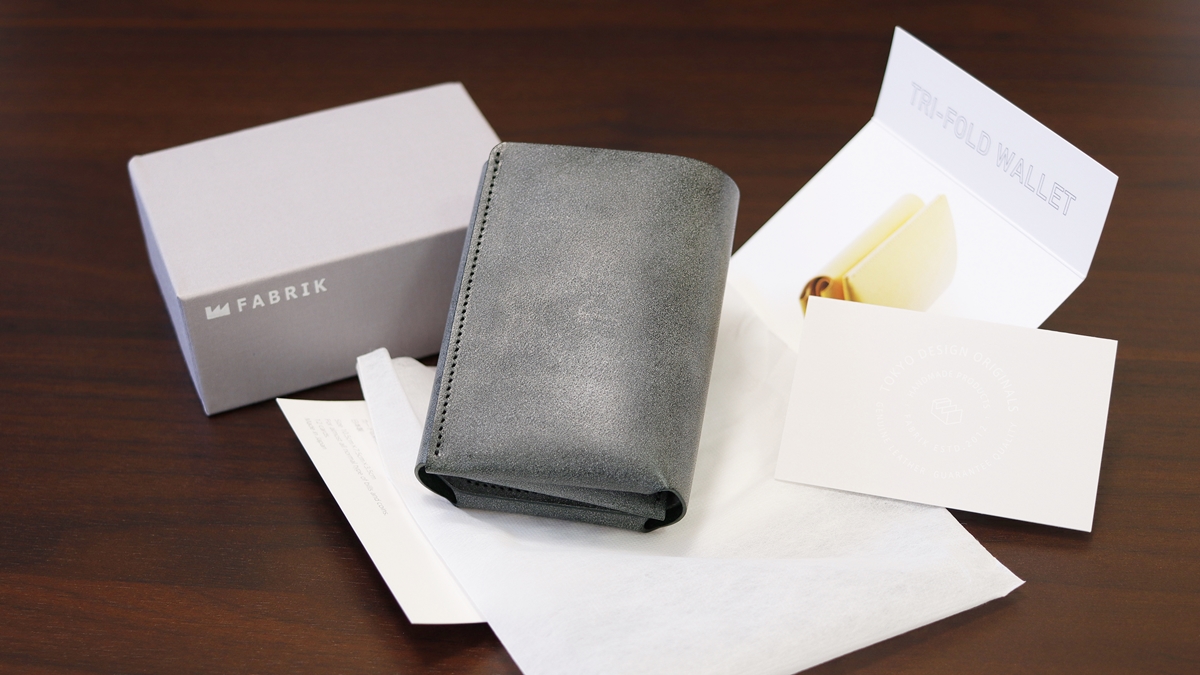 FABRIK（ファブリック）しっかり入ってコンパクトな財布 TRI-FOLD WALLET 三つ折り財布 財布レビュー カスタムファッションマガジン3