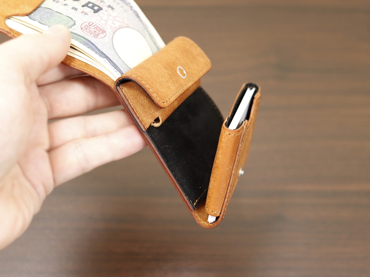 moku（モク）小さく薄い財布Saku Ver.2 com-ono（コモノ）薄い財布 Slim-005pb 財布の比較レビュー 札スペース9
